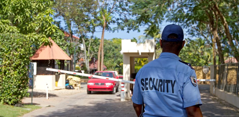 Neighborhoods With Security Near Franklin Tn